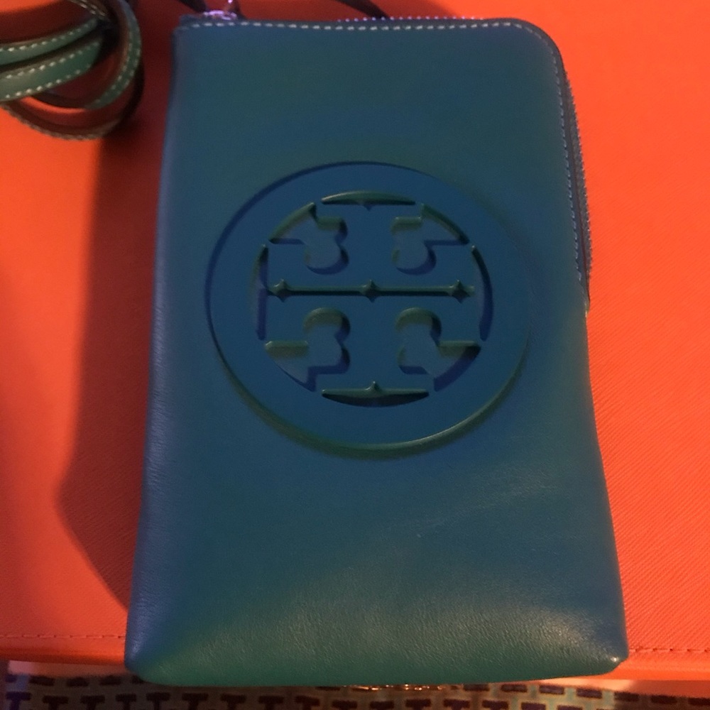 NWOT Tory Burch Charlie Mini Phone Case Crossbody